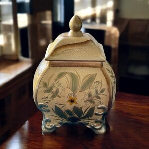 Large Floral Ceramic Ginger Jar with Lid in Gold and Cream - Elegant Home Decor